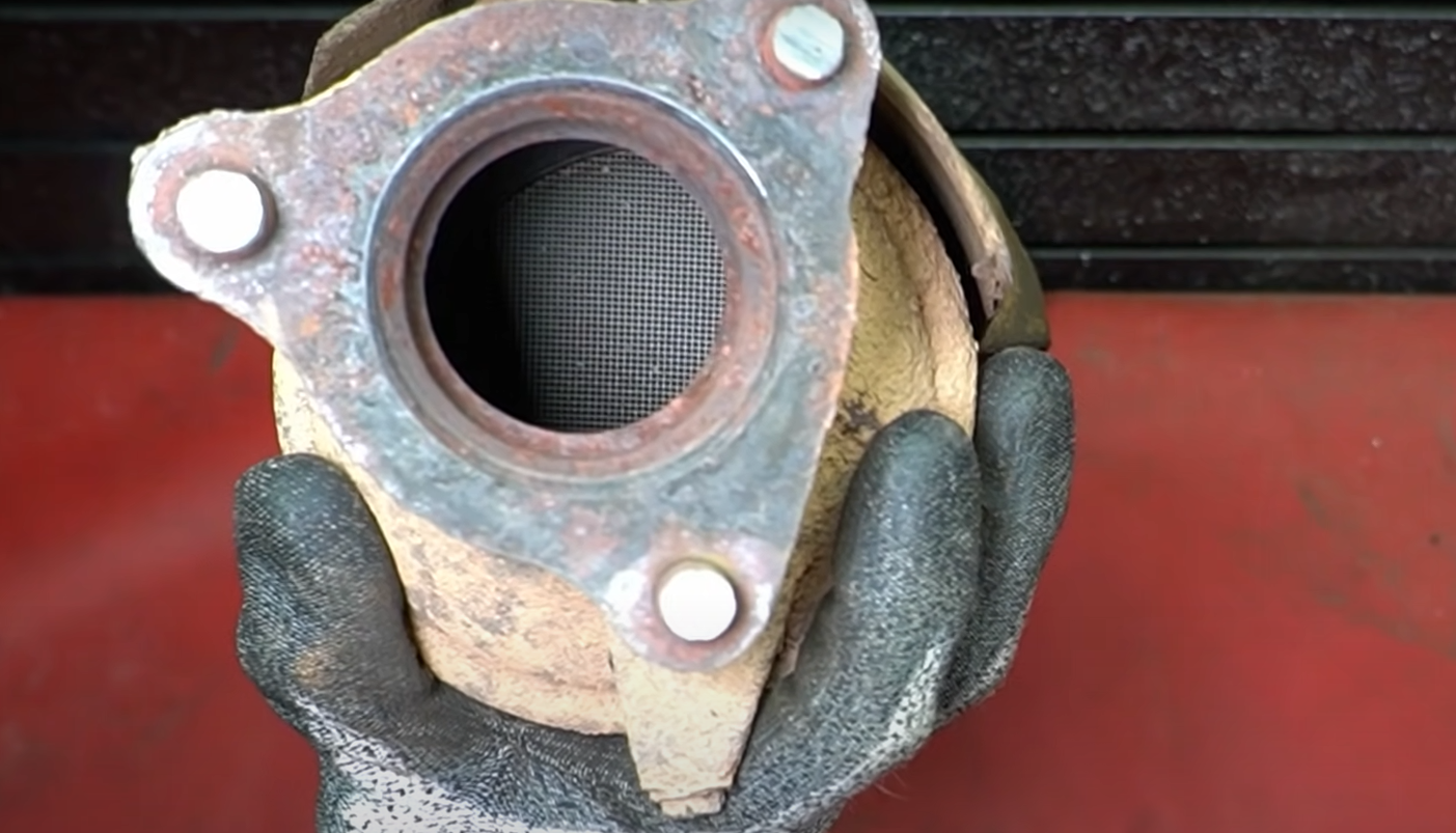 How Many Catalytic Converters Are in a Car? CarProfy