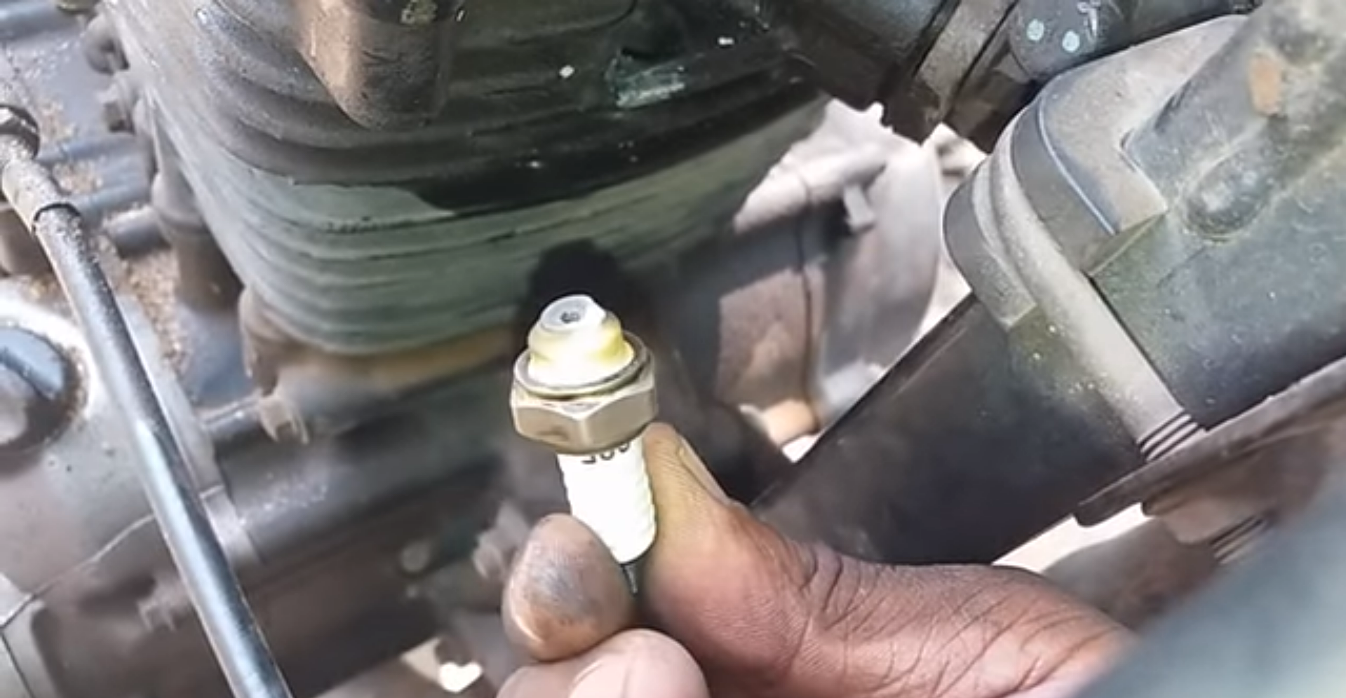 Removing the Broken Spark Plug