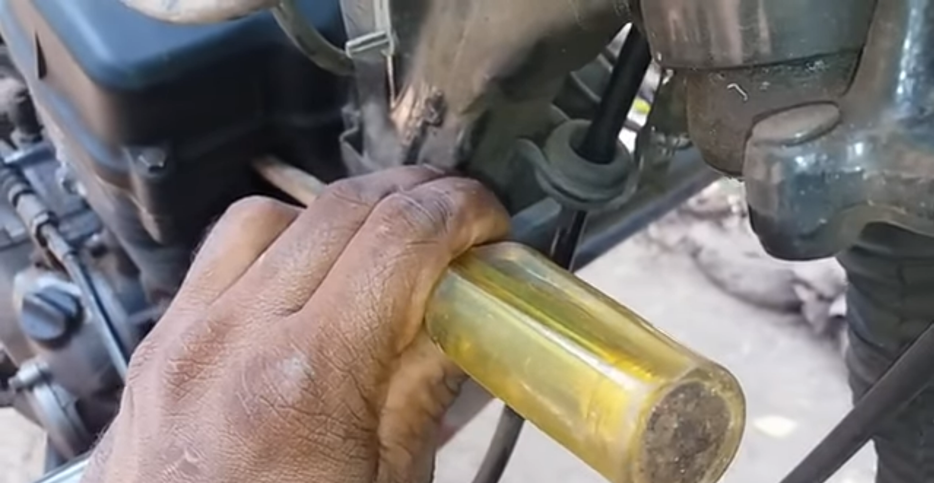 What Happens If the Spark Plug Doesn’t Thread Correctly?